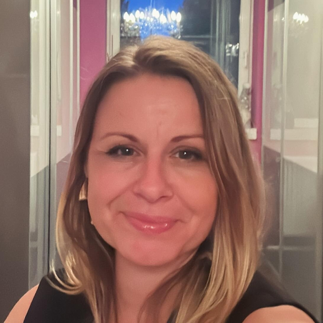 Holló Szilvia